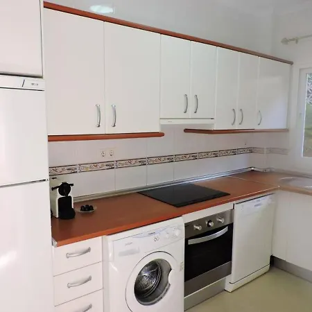 2 Bedrooms With Shared Pool And Wifi At Málaga