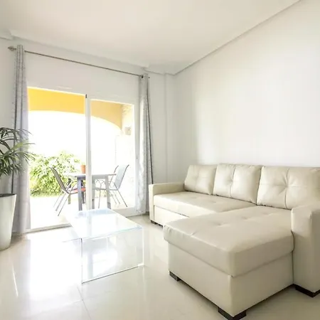 2 Bedrooms With Shared Pool And Wifi At *
