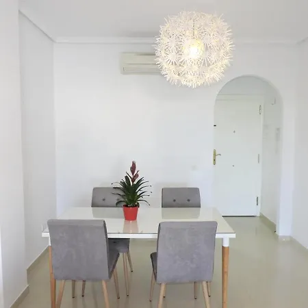 2 Bedrooms With Shared Pool And Wifi At